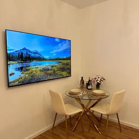 The Hill - Free Parking & Walk To Old Town Appartamento Bratislava