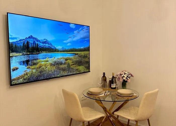 The Hill - Free Parking & Walk To Old Town Appartement Bratislava