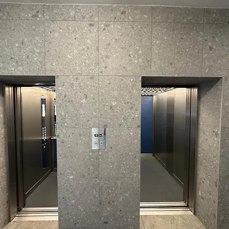 The Hill - Free Parking & Walk To Old Town Apartmán *